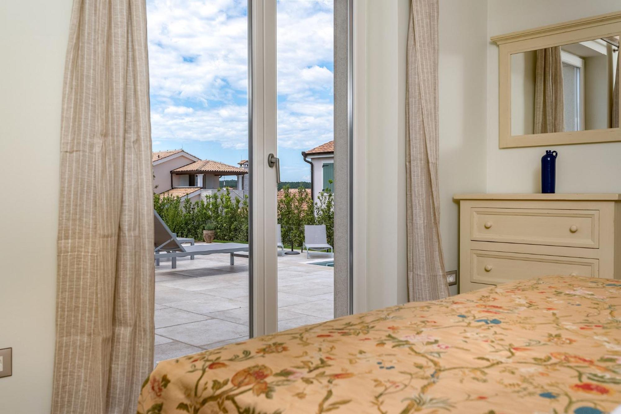 Mirana Luxury Villas Kavran Стая снимка