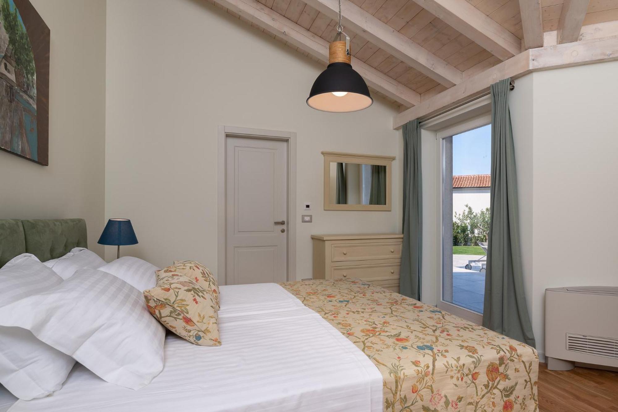 Mirana Luxury Villas Kavran Стая снимка